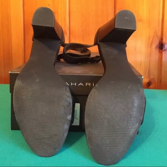 Tahari Ta-May chunky sandal block heels - Picture 3 of 4